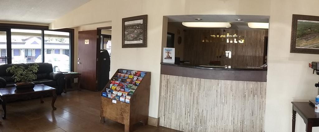 罗瑞尔 骑士旅馆 - 劳雷尔酒店 外观 照片